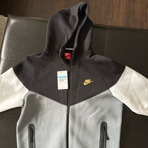 Mens Nike tech